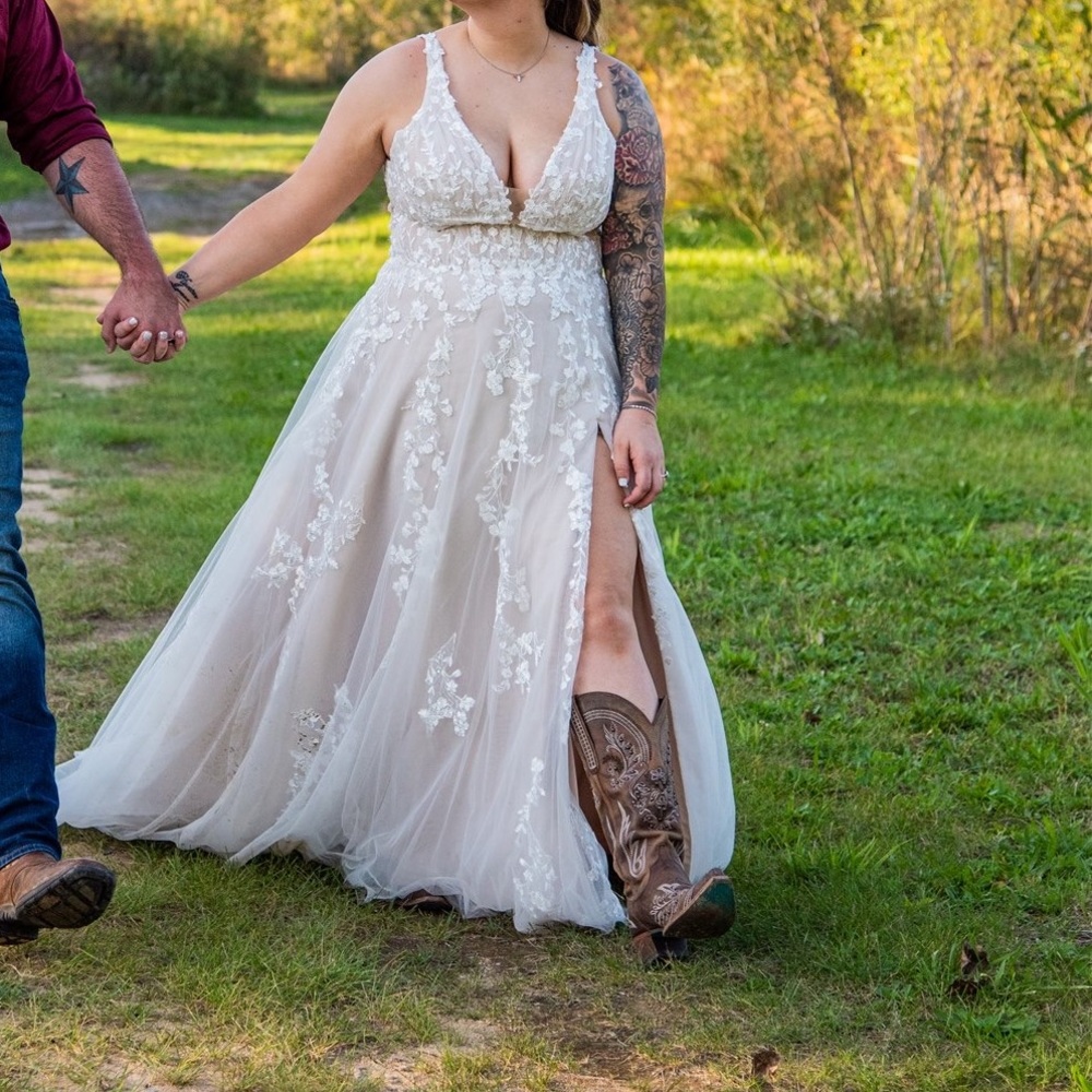 Sincerity wedding dress by Justin Alexander style number 44346.